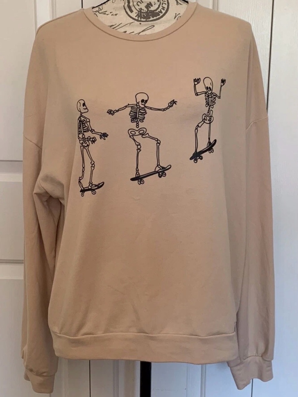 Kids Beige Skeleton Skateboard Graphic Sweatshirt